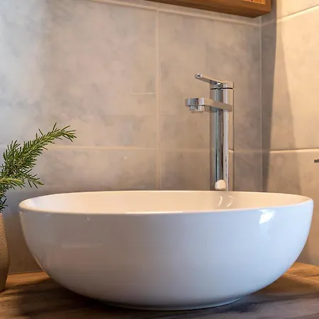 With View - Free Parking - Aurora Apartment *