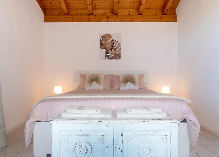 With View - Free Parking - Aurora