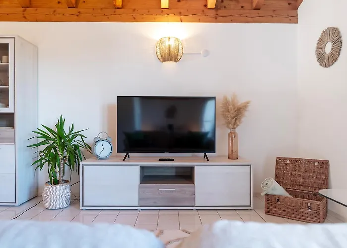 With View - Free Parking - Aurora Apartamento *